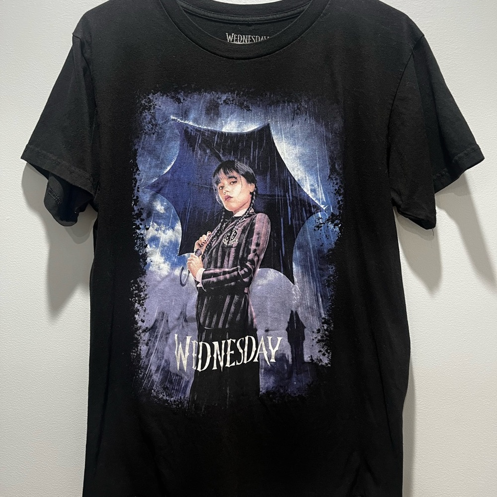 Women's Medium Black Wednesday‎ T Shirt. 100% Cotton